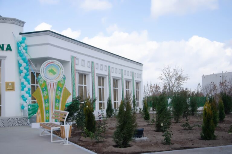 Daşoguz dermanhanasynyň binasy